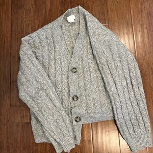 Women’s Gray Cable Knit Sweater